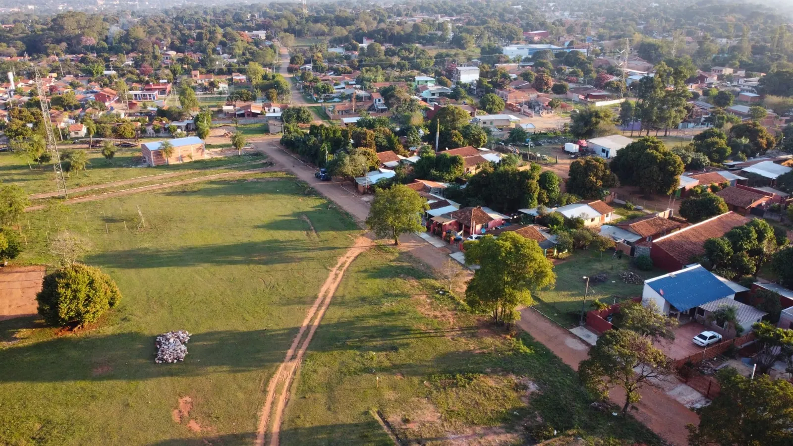 La Alborada, Luque: foto 1